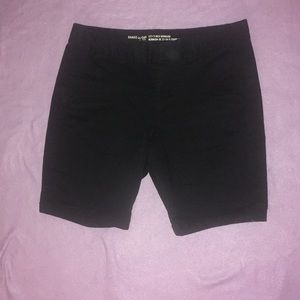 Gap black bermuda short